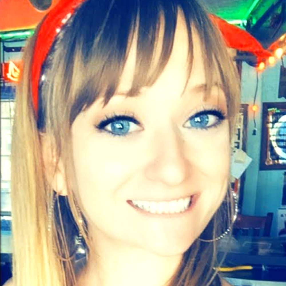 Meet your Posher, Kayla